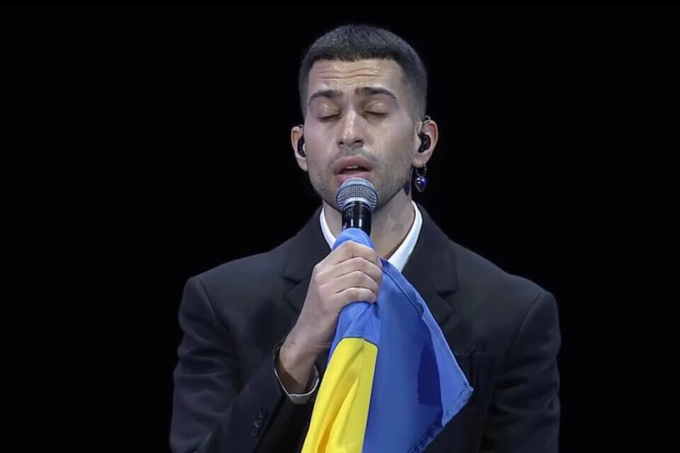Mahmood supporta l'Ucraina: "Sempre dalla parte degli oppressi"