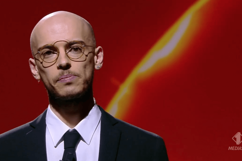 Jonathan Bazzi a Le Iene: “Io e la lotta contro la balbuzie” – il monologo video