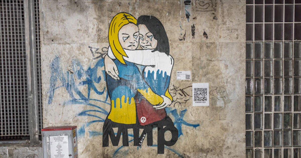 8 marzo, la dedica della street artist Laika alle donne ucraine e russe