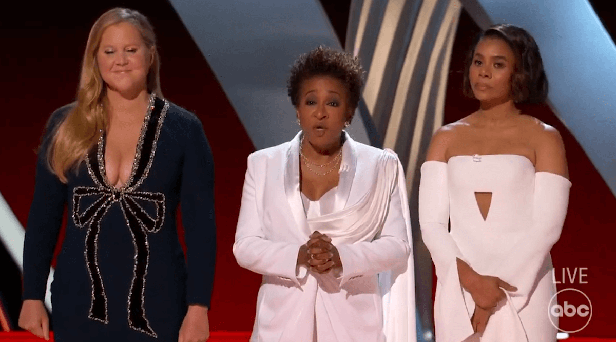 Oscar 2022, le presentatrici affondano la legge “Don’t Say Gay” della Florida tra applausi e risate – VIDEO