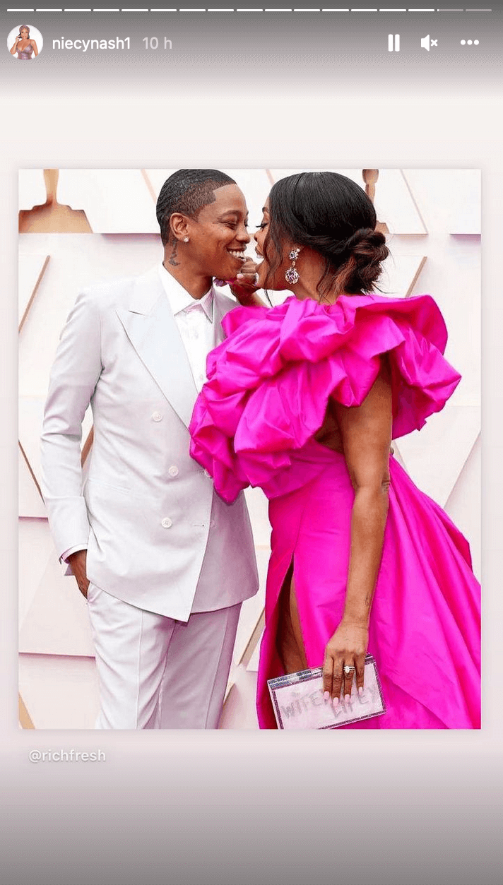 Oscar 2022, baci e tenerezze sul red carpet per Niecy Nash e Jessica Betts - video - Oscar 2022 baci e tenerezze sul red carpet per Niecy Nash e Jessica Betts video 2 - Gay.it