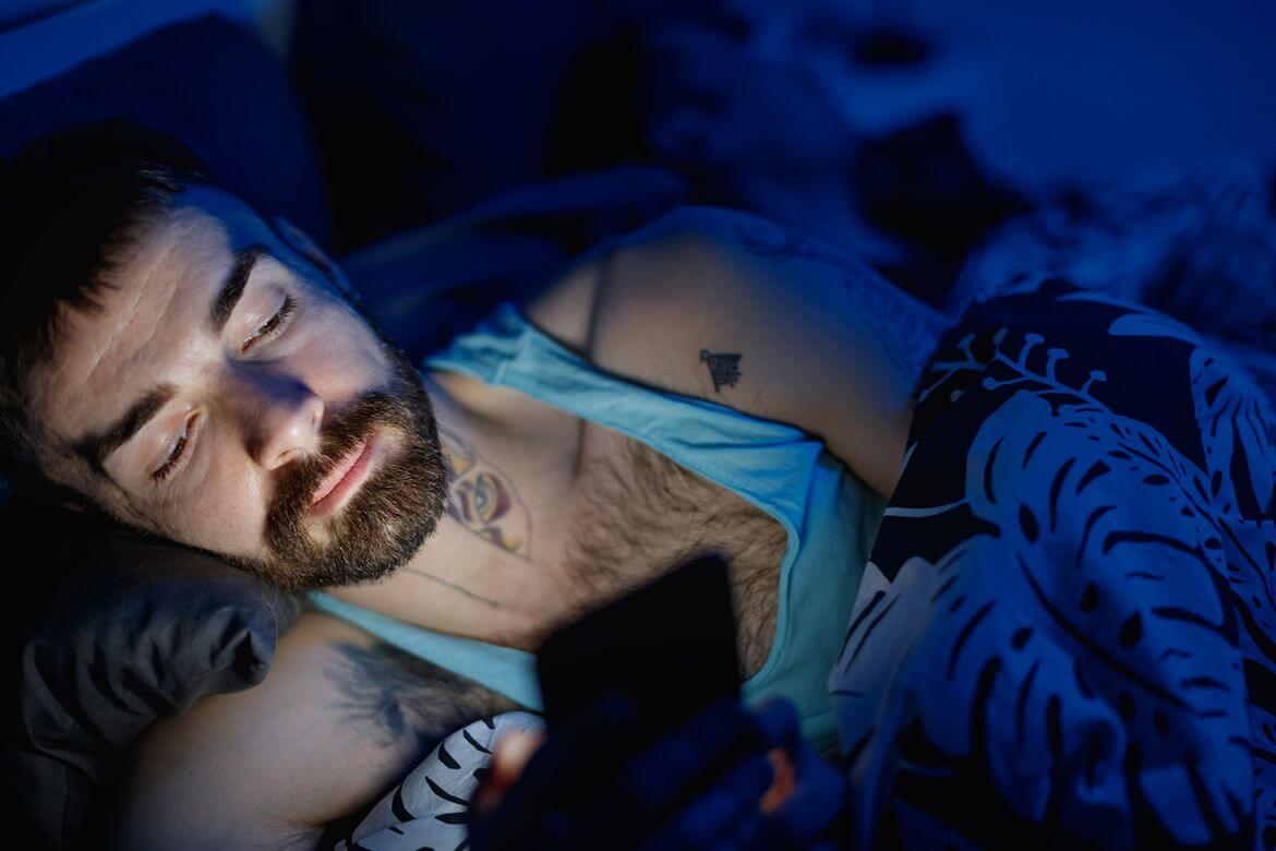 Sondaggio: come ti fa sentire Grindr?