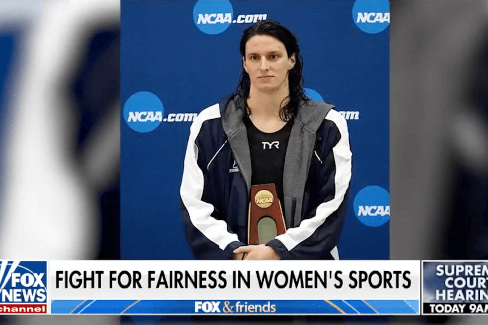 Lia Thomas, il governatore della Florida rifiuta la sua vittoria perché atleta trans* e incorona la 2° classificata