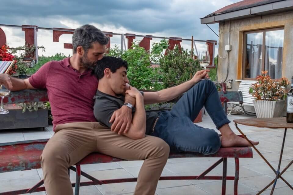 Luca Argentero con Eduardo Scarpetta ne Le Fate Ignoranti in arrivovo su Disney+ il 13 aprile