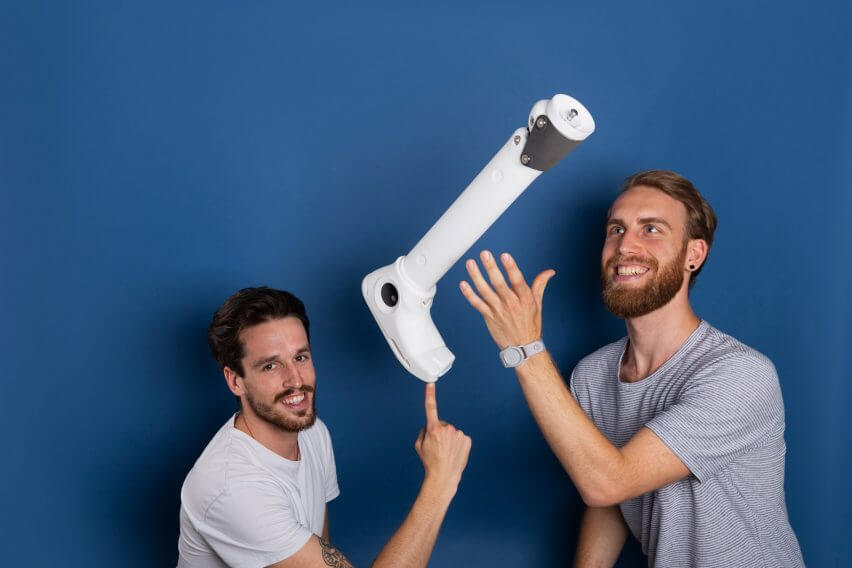 Svizzera: rifiuti di plastica per costruire protesi low-cost - null dezeen 2364 col 13 852x568 1 - Gay.it