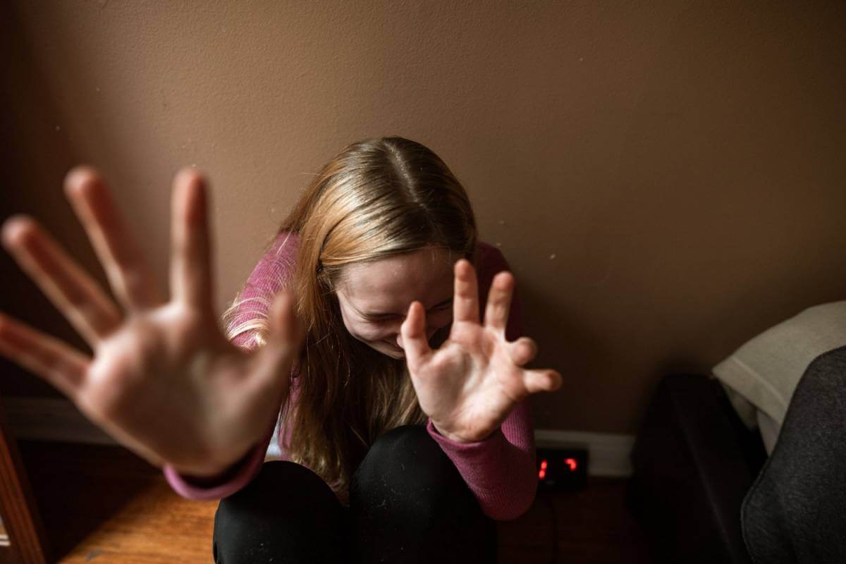Pavia, aggressione omofoba contro quattro ragazzine: “Lesbiche di mer*a, vi ammazzo”