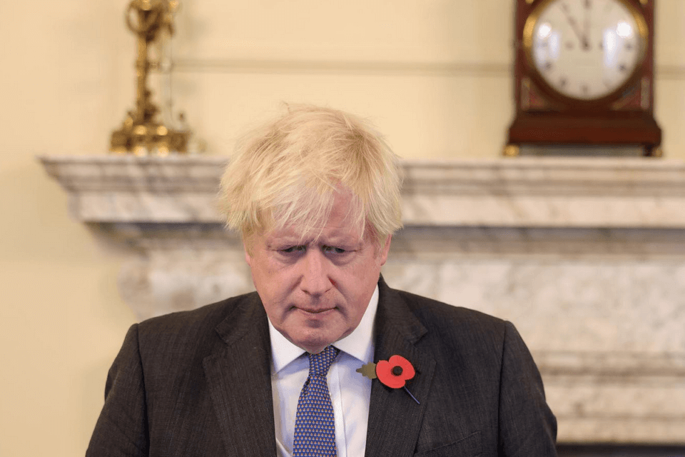 Boris Johnson come Donald Trump: "Le donne trans non devono gareggiare negli sport femminili" - Boris Johnson 1 - Gay.it