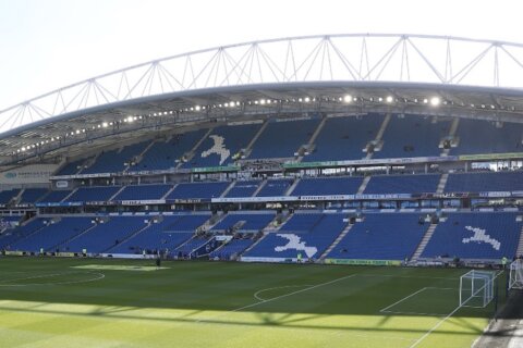 Tifoso dell'Arsenal bandito per tre anni dallo stadio per insulti omofobi - Brighton - Gay.it