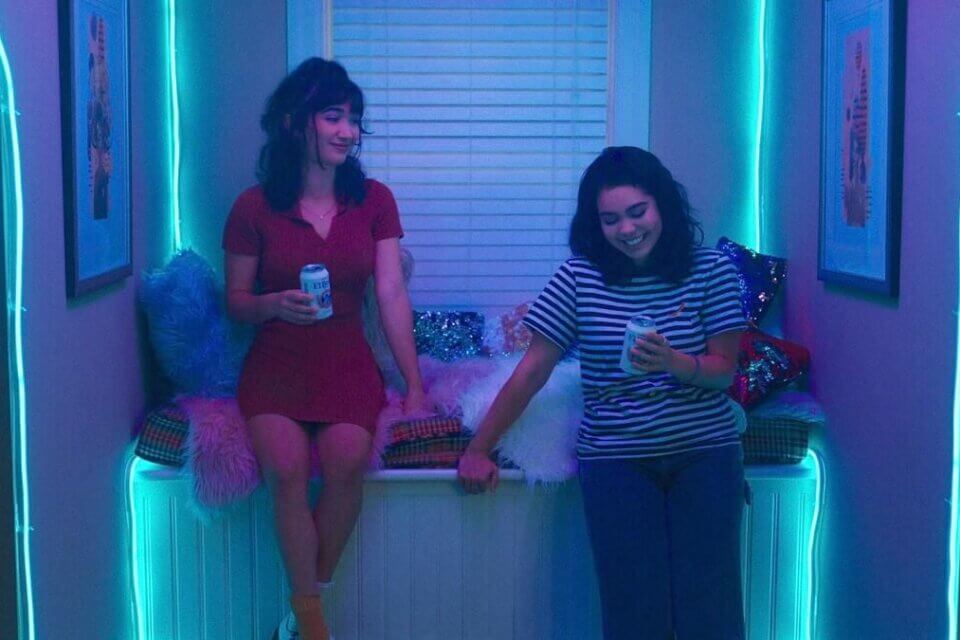 Crush, primo trailer dalla rom-com queer Hulu con Auli’i Cravalho e Rowan Blanchard innamorate
