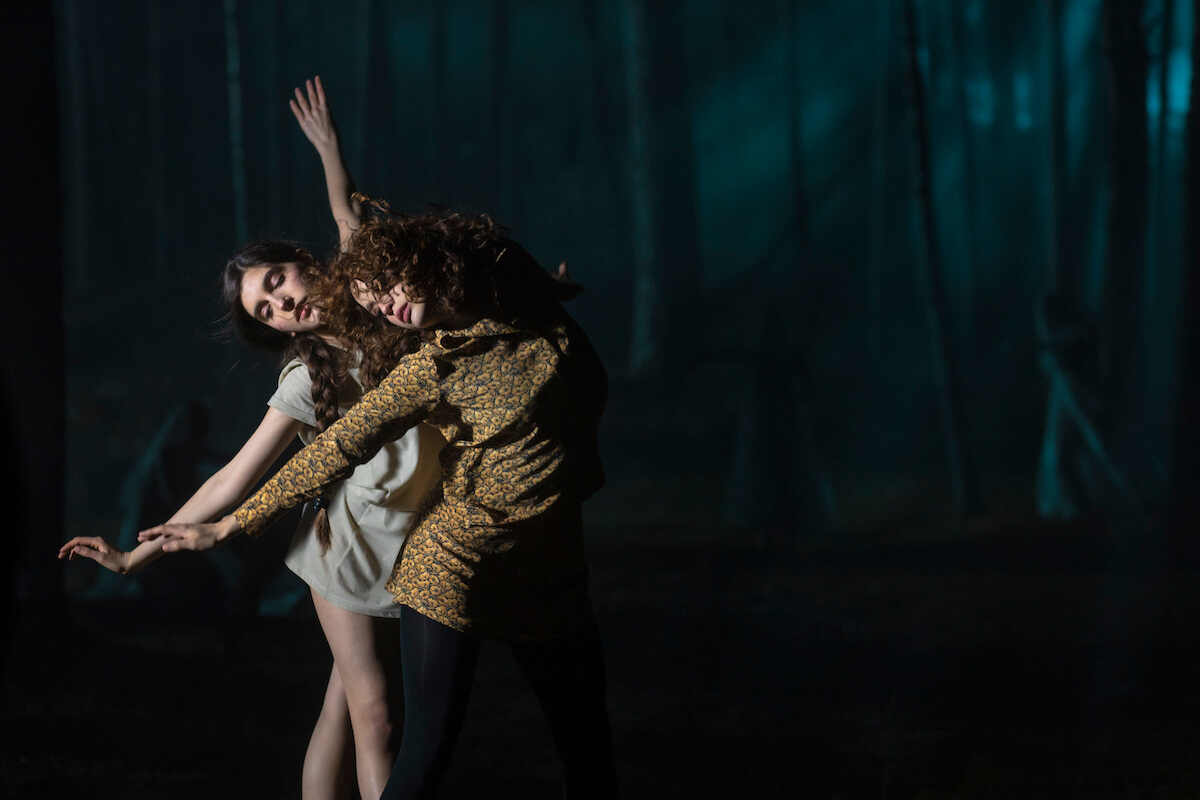 Danzando sul Cristallo, il trailer del thriller Netflix con due ballerine in una una relazione sempre più ossessiva - Danzando sul Cristallo 1 - Gay.it