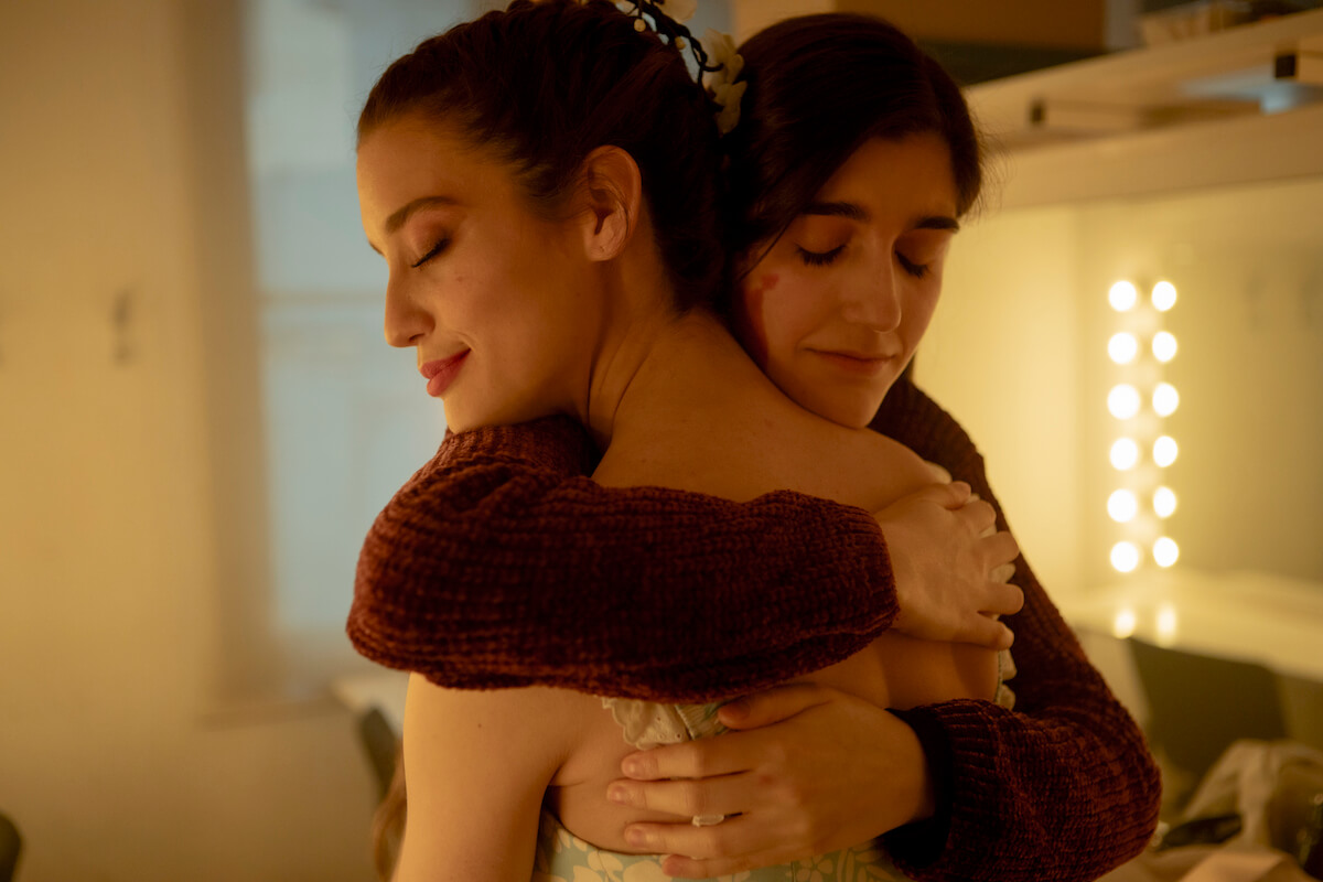 Danzando sul Cristallo, il trailer del thriller Netflix con due ballerine in una una relazione sempre più ossessiva - Danzando sul Cristallo 5 - Gay.it