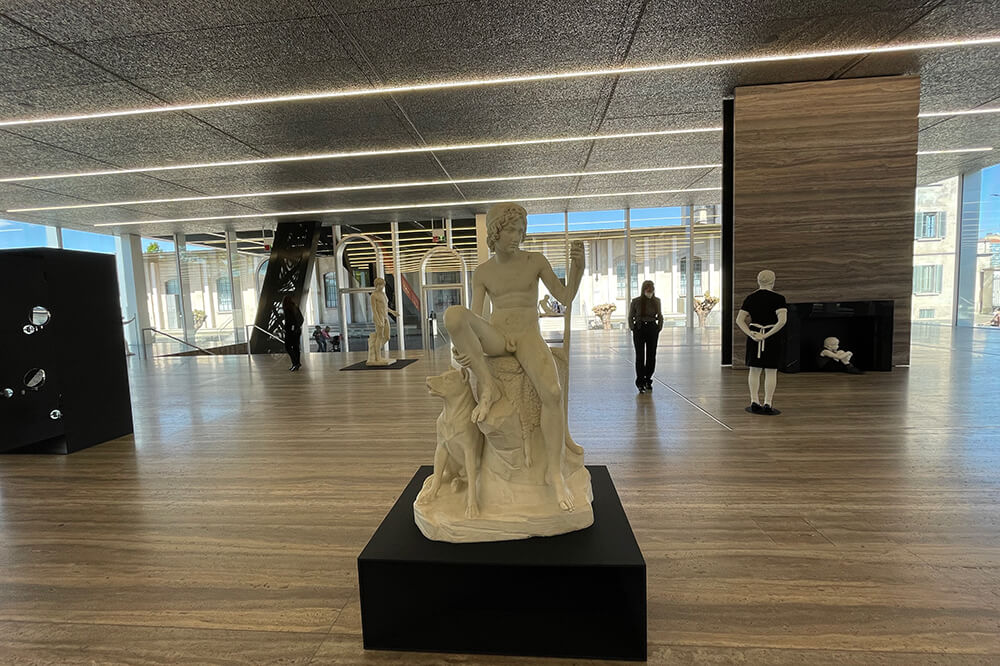 Elmgreen & Dragset - Fondazione Prada - Useless bodies?