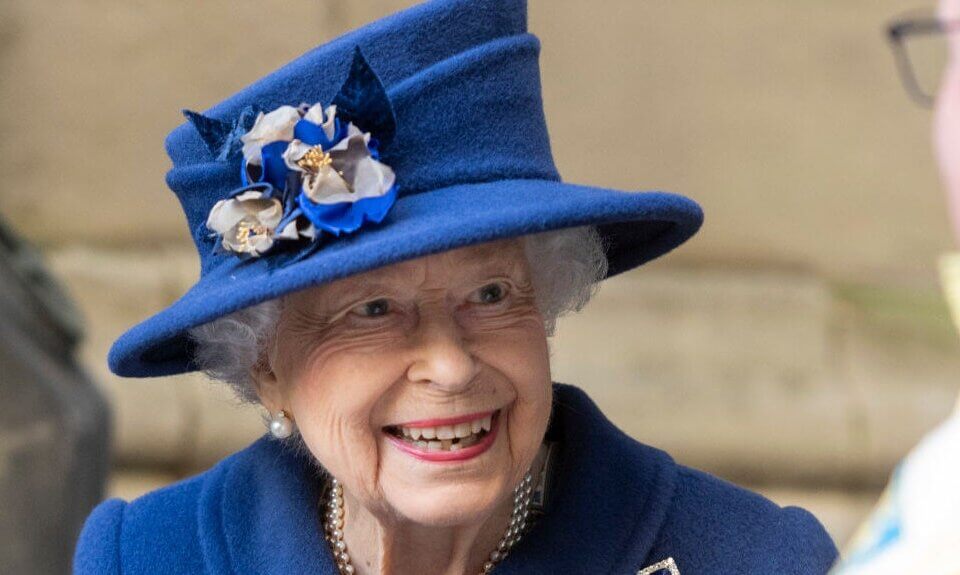 La regina Elisabetta e l'abilismo: "Senza sedia a rotelle per avere più dignità"