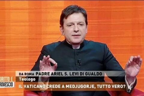 Il prete omofobo che insulta il giornalista ma sfugge al processo - Il prete omofoba che insulta il giornalista ma sfugge al processo - Gay.it