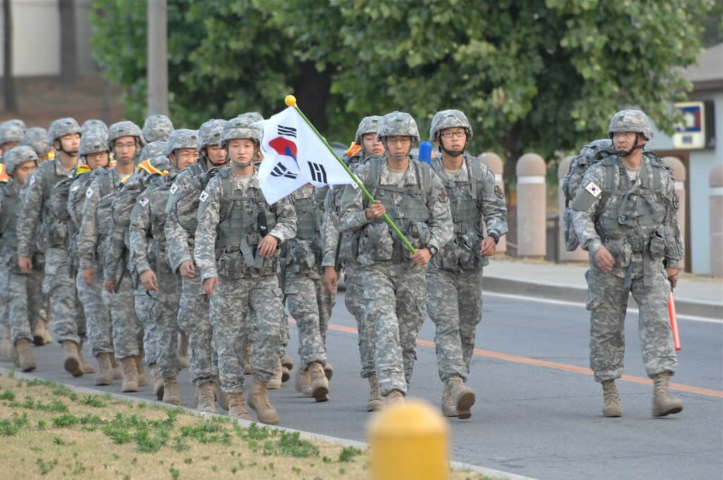 Corte Suprema Corea del Sud, storica sentenza annulla condanna per sesso gay ai danni di due soldati
