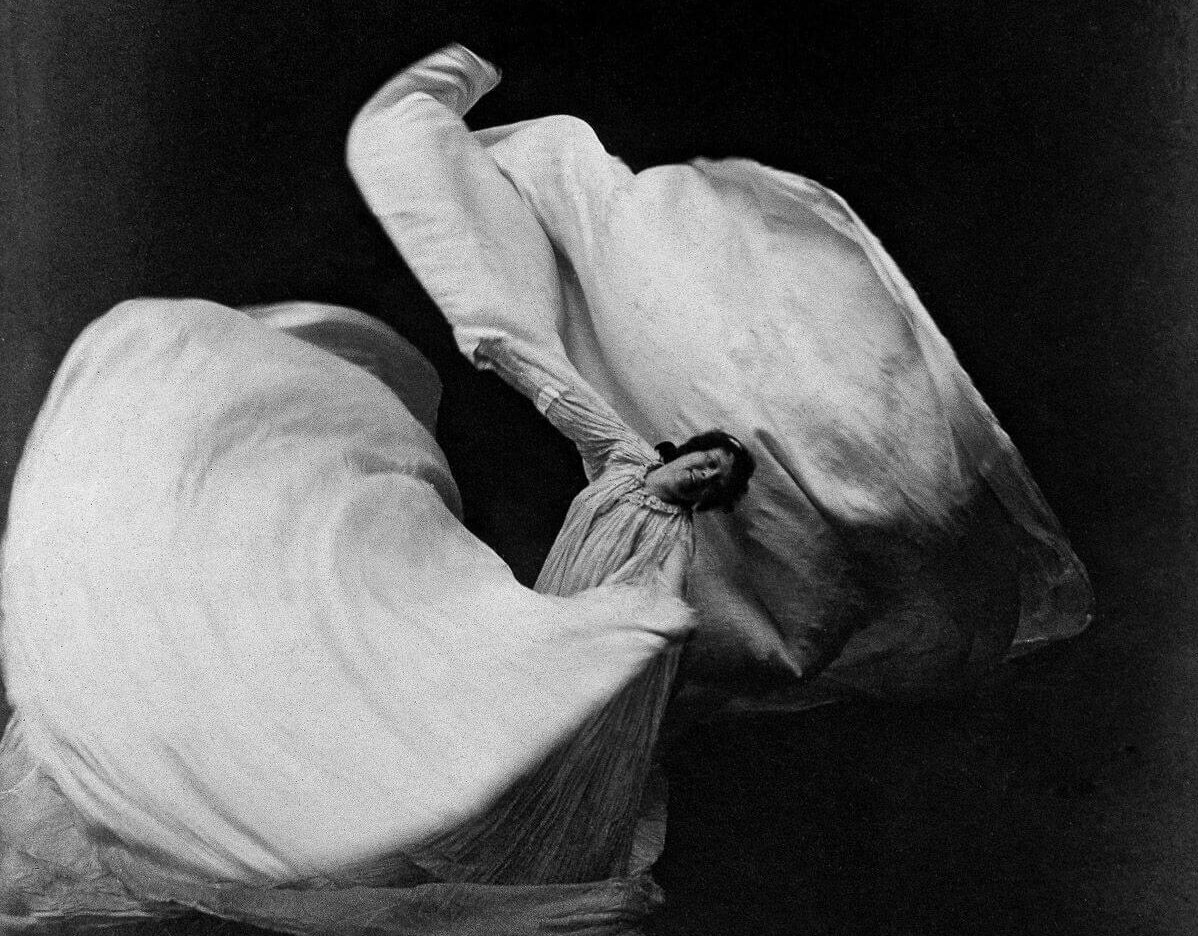 Loïe Fuller, la ballerina lesbica che voleva le ali