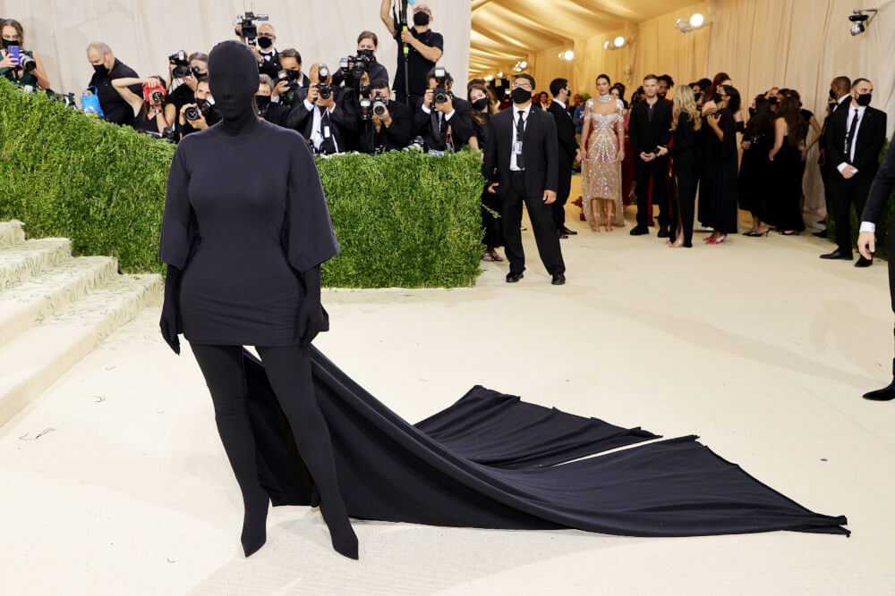 Kim Kardashian al Met Gala del 2021 in Balenciaga