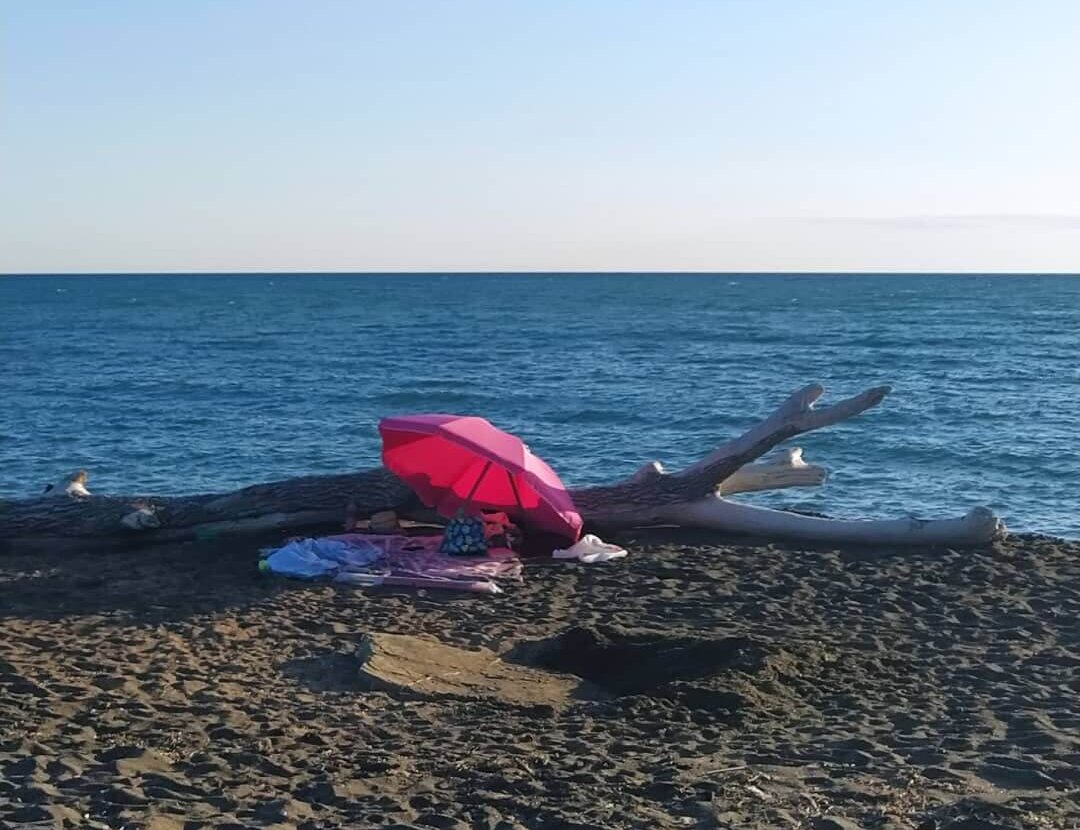spiaggia nudista sabbie nere, spiagge gay lazio, spiagge nudiste in Italia, naturismo gay
