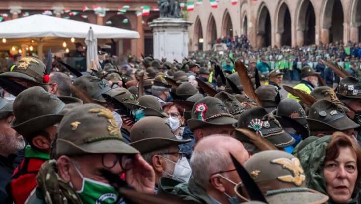 Vergognosa l’Adunata degli alpini: più di 150 accuse di molestie a donne e persone trans