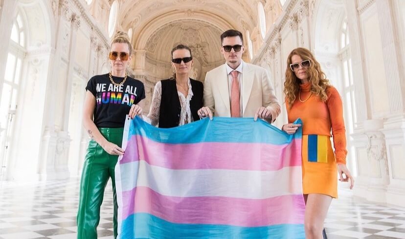 Eurovision 2022: Systur, il trio folk islandese attivista per i diritti dei bambini trans - 6F92F4F0 01E4 4690 BF3C D54C10AF2FAE - Gay.it
