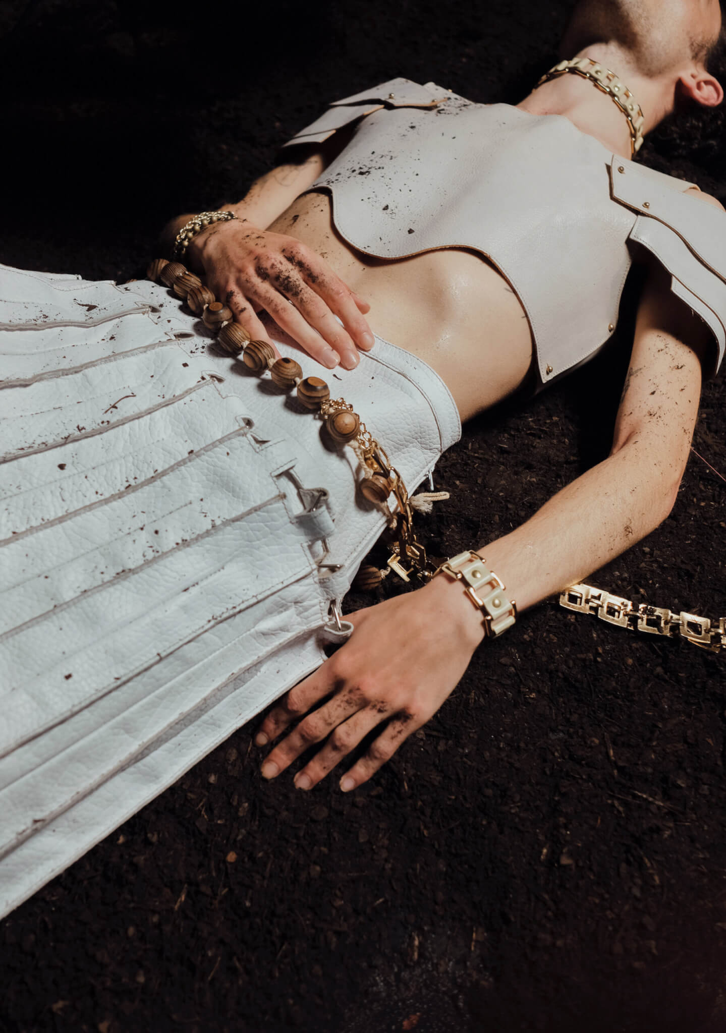 Le estasi mistiche come gli orgasmi: intervista al designer e performer Abigail - CARDENAL BS1 copia scaled - Gay.it