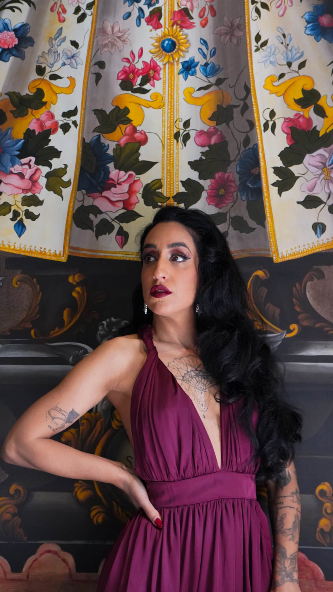 "Dite più no, fate più strip-tease", Ella Bottom Rouge si racconta tra burlesque e autodeterminazione - intervista video