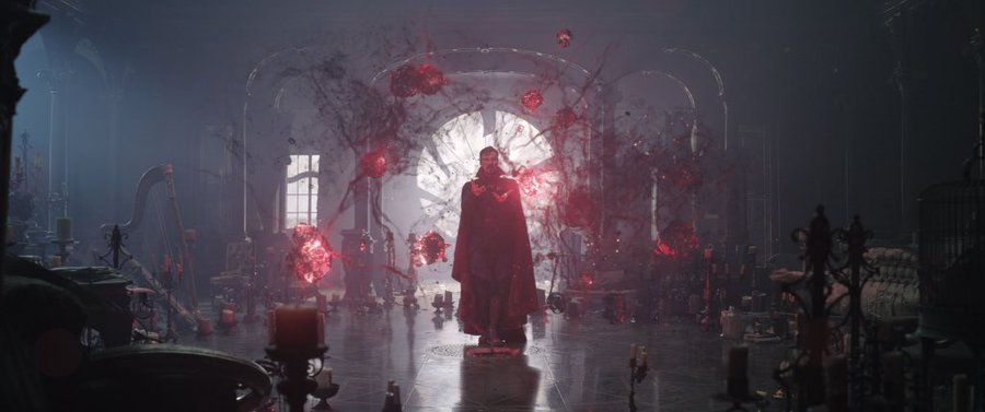 Doctor Strange 2, benvenuti nella folle Casa Marvel di Sam Raimi. La recensione - Doctor Strange 2 foto - Gay.it