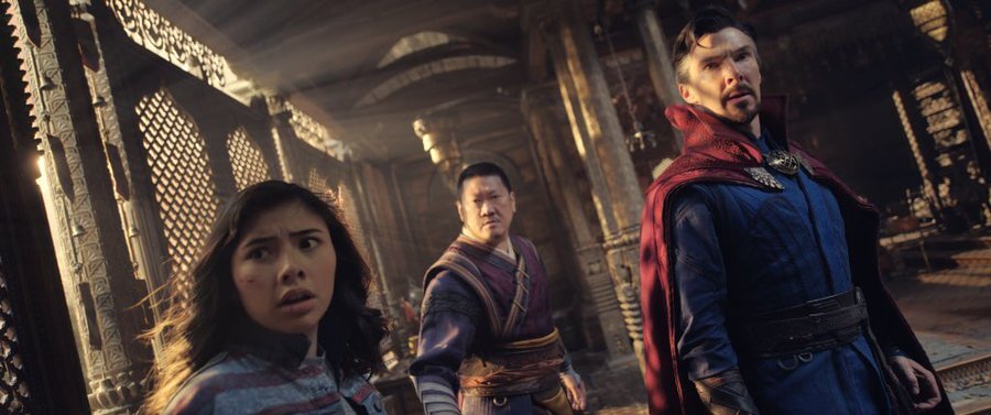 Doctor Strange 2, benvenuti nella folle Casa Marvel di Sam Raimi. La recensione - Doctor Strange e America Chavez 3 - Gay.it