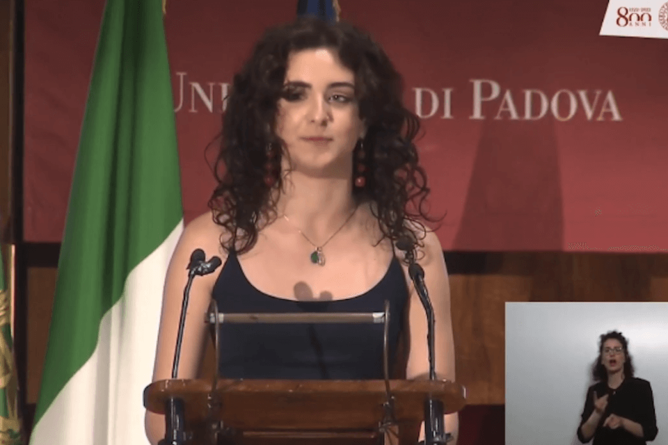 Padova, la studentessa davanti a Mattarella: "È libero un Paese che affossa il DDL Zan?" - VIDEO - Emma Ruzzon - Gay.it