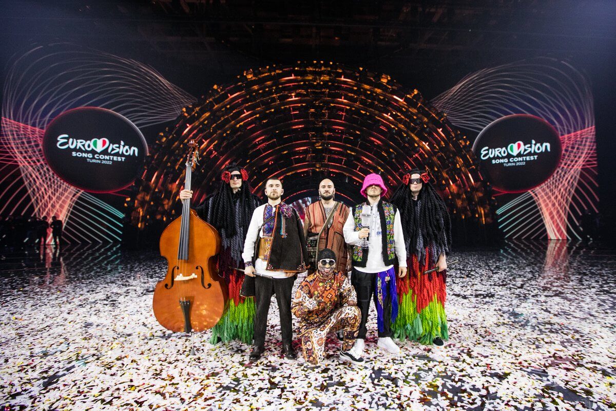 L’Eurovision 2023 NON si terrà in Ucraina, è ufficiale: “Via alle discussioni per farlo nel Regno Unito”