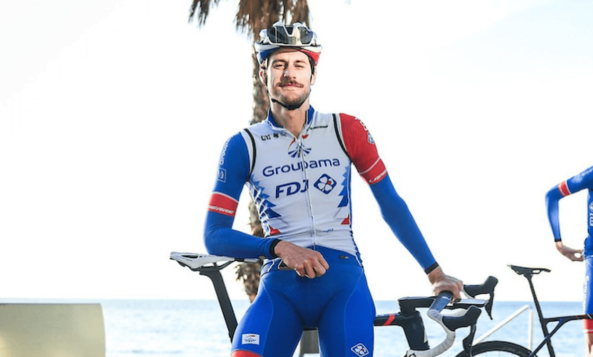 Jacopo Guarnieri al Giro d’Italia con un bracciale rainbow: “La mia protesta silenziosa contro l’omotransfobia”
