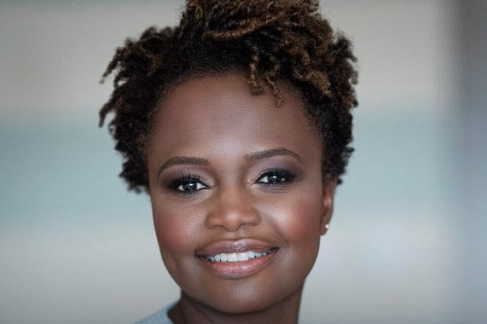 Karine Jean-Pierre nuova portavoce della Casa Bianca, è la prima persona nera e dichiaratamente LGBTQ+ - Karine Jean Pierre - Gay.it