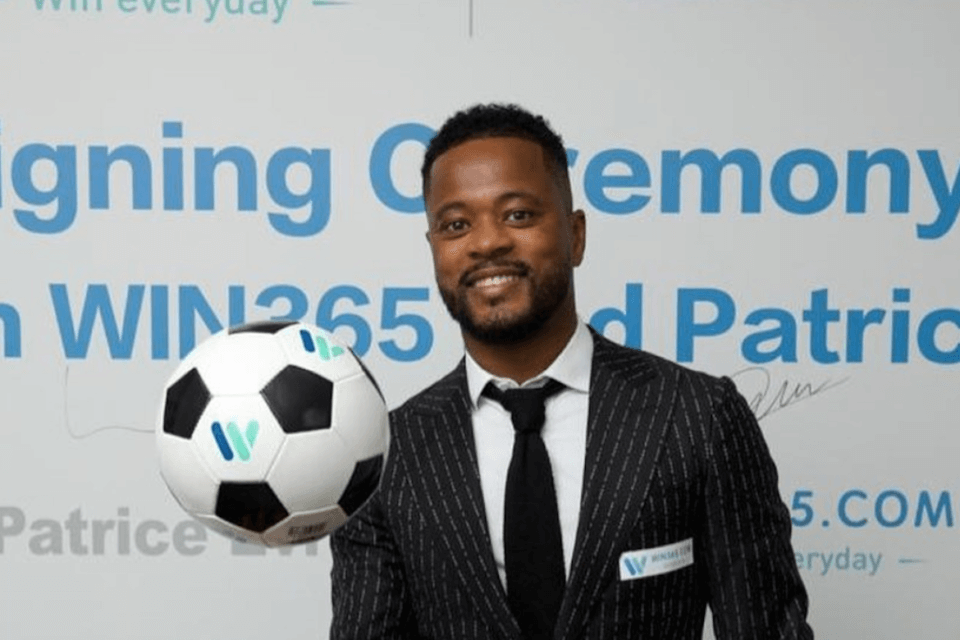 Patrice Evra e l’omofobia nel calcio: “Al West Ham c’era chi non voleva fare la doccia con calciatori gay”