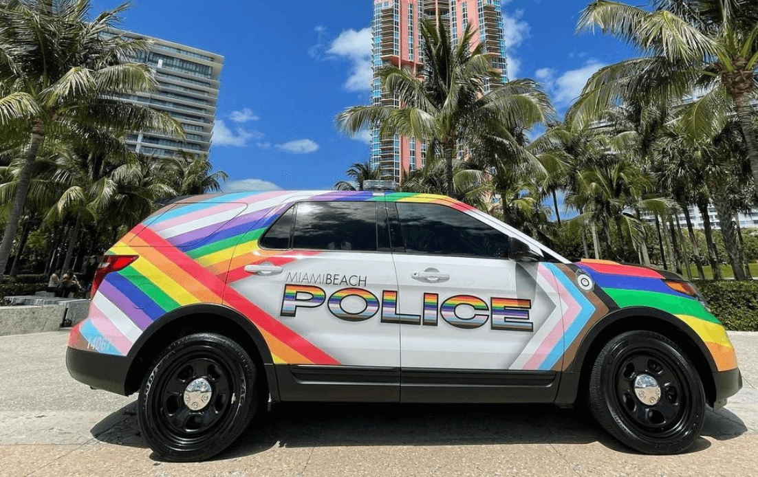 Miami Beach, la polizia lancia l’auto a tema Pride. Ed è polemica