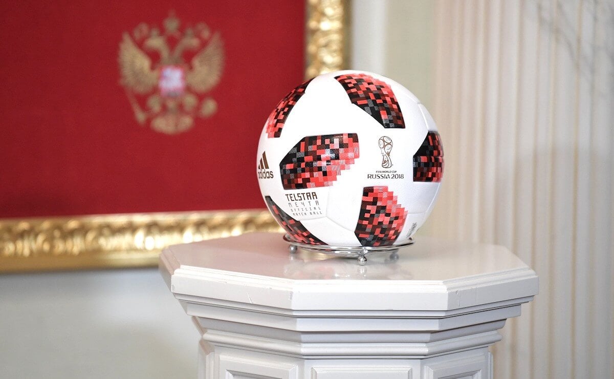 Qatar 2022, la FIFA minaccia gli hotel omofobi: “Nessuna discriminazione o contratti stracciati”