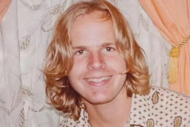 Scott Johnson, 34 anni dopo l'omicidio condannato il suo assassino omofobo e represso - Scott Johnson 1 - Gay.it