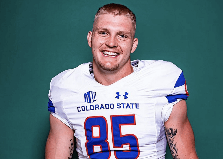 Trey McBride primo giocatore NFL ad avere due genitori dello stesso sesso