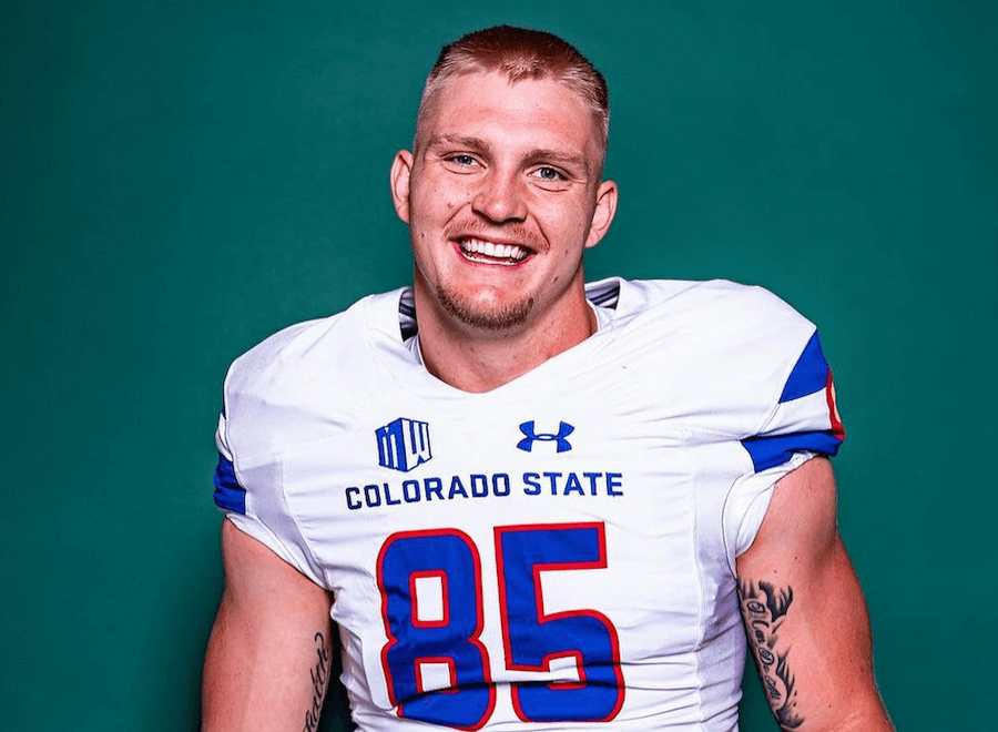 Trey McBride primo giocatore NFL ad avere due genitori dello stesso sesso