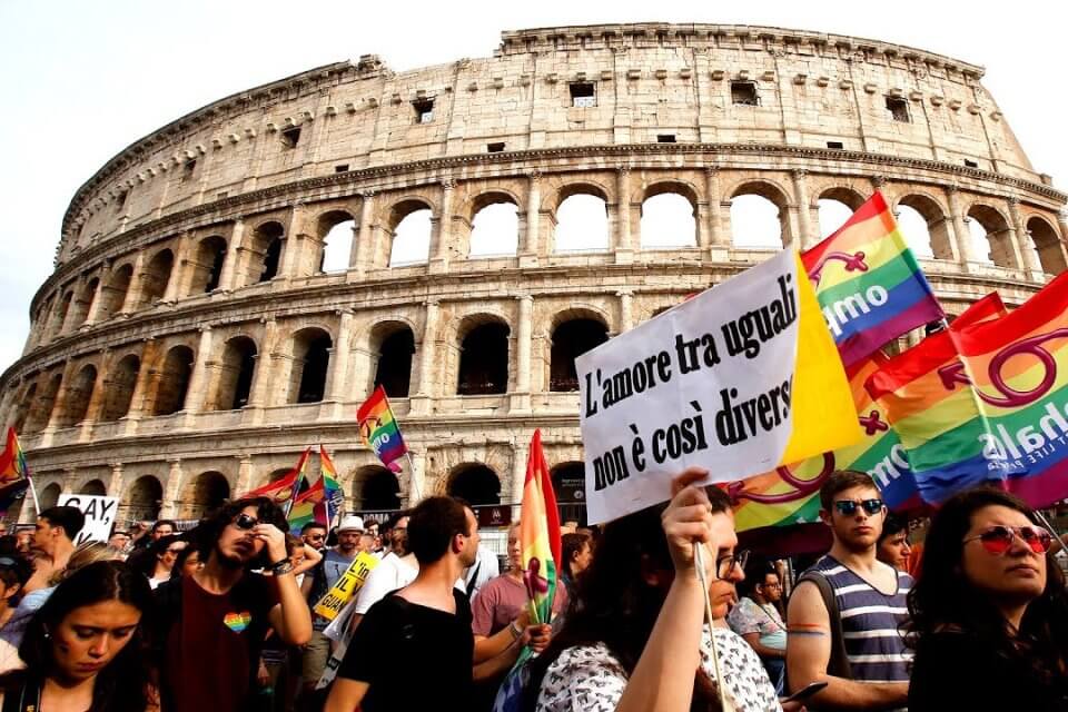 Roma Pride 2024 sabato 15 giugno, l'annuncio video: "Sarà memorabile" - roma pride - Gay.it