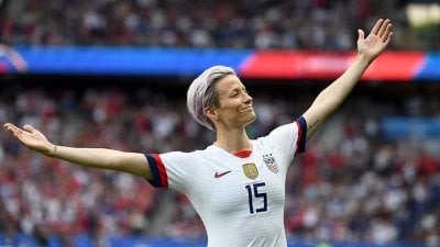 Megan Rapinoe licenziata da un marchio per il suo sostegno alle atlete trans