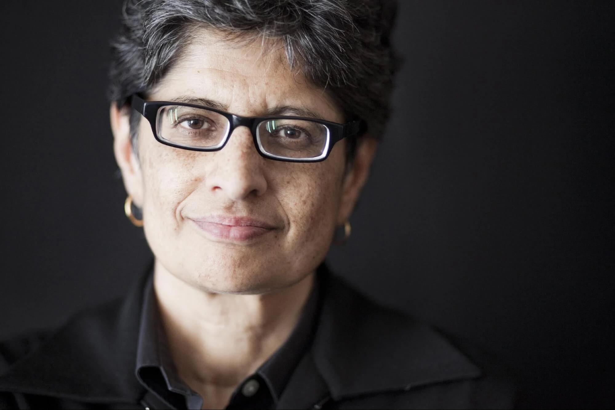 Addio Urvashi Vaid: vita e imprese di una grande attivista intersezionale