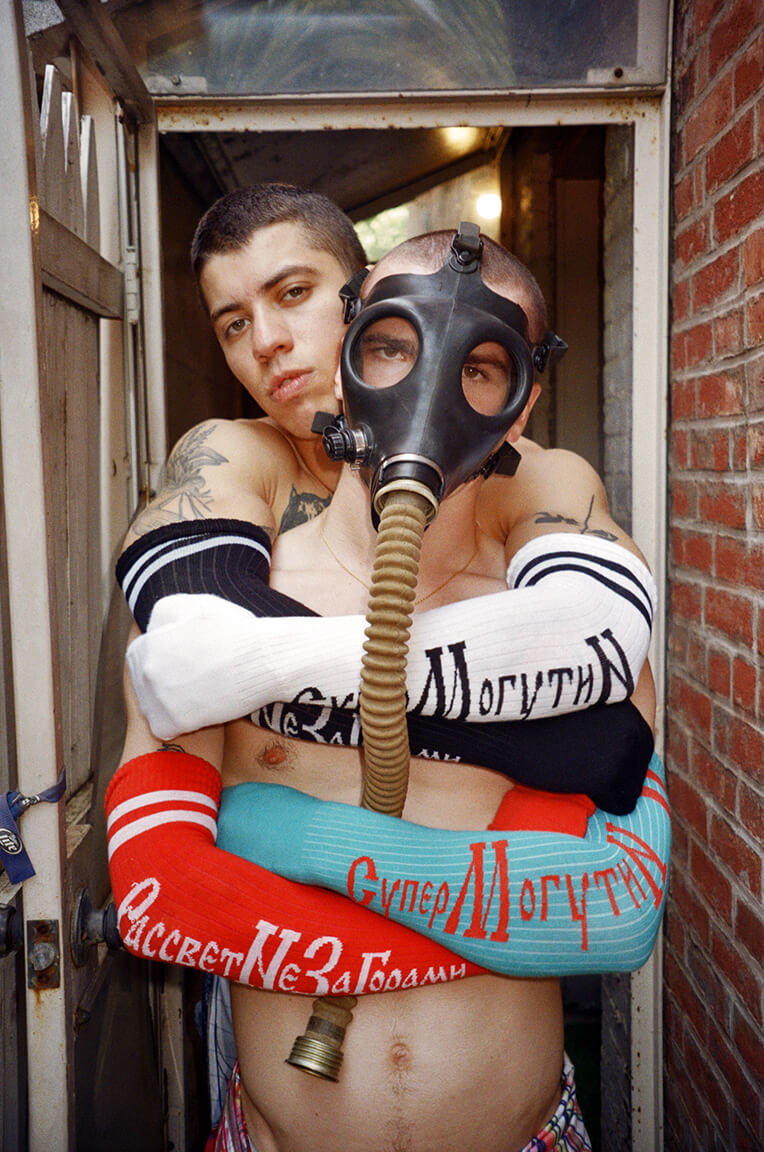 Slava Mogutin, l'artista queer esiliato dalla Russia - intervista + gallery - ©slava mogutin jonah and louis rassvet brooklyn 2021 WEB - Gay.it