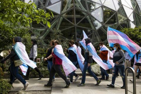 Dipendenti Amazon protestano contro i libri anti-trans - 145311 - Gay.it
