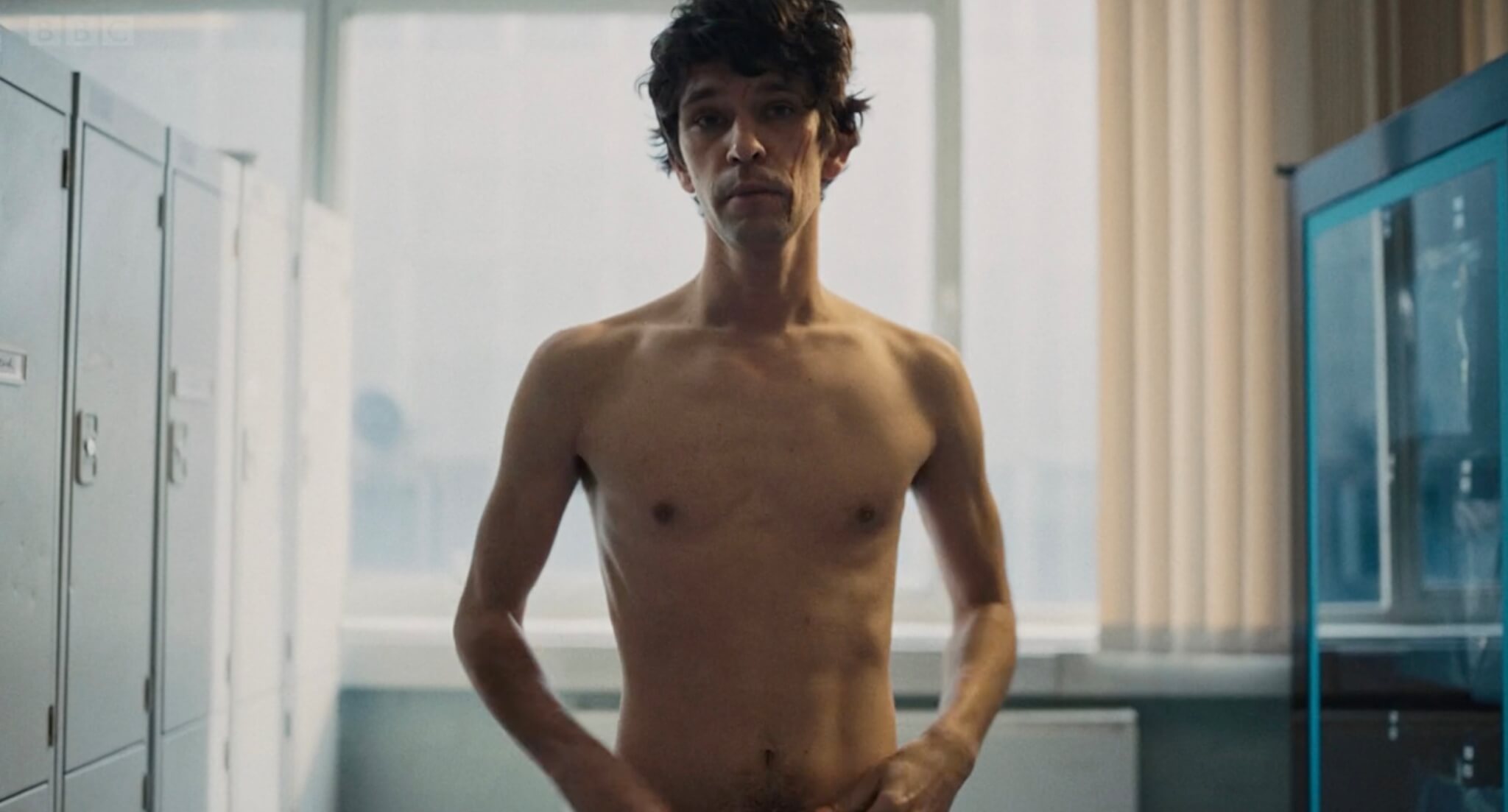 Uomini nudi nelle serie tv 2022: chi vince? - Ben Whishaw in This Is Going To Hurt. - Gay.it