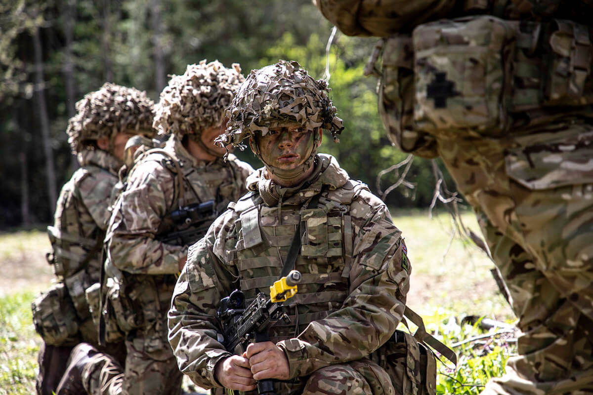 L’esercito britannico ha finalmente revocato il divieto ai soldati sieropositivi