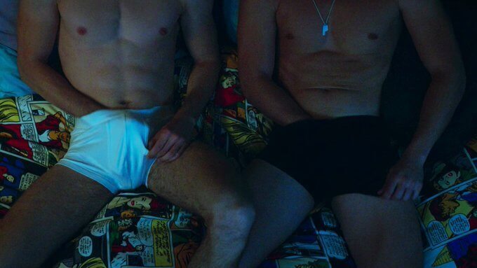 Uomini nudi nelle serie tv 2022: chi vince? - Elite - Gay.it