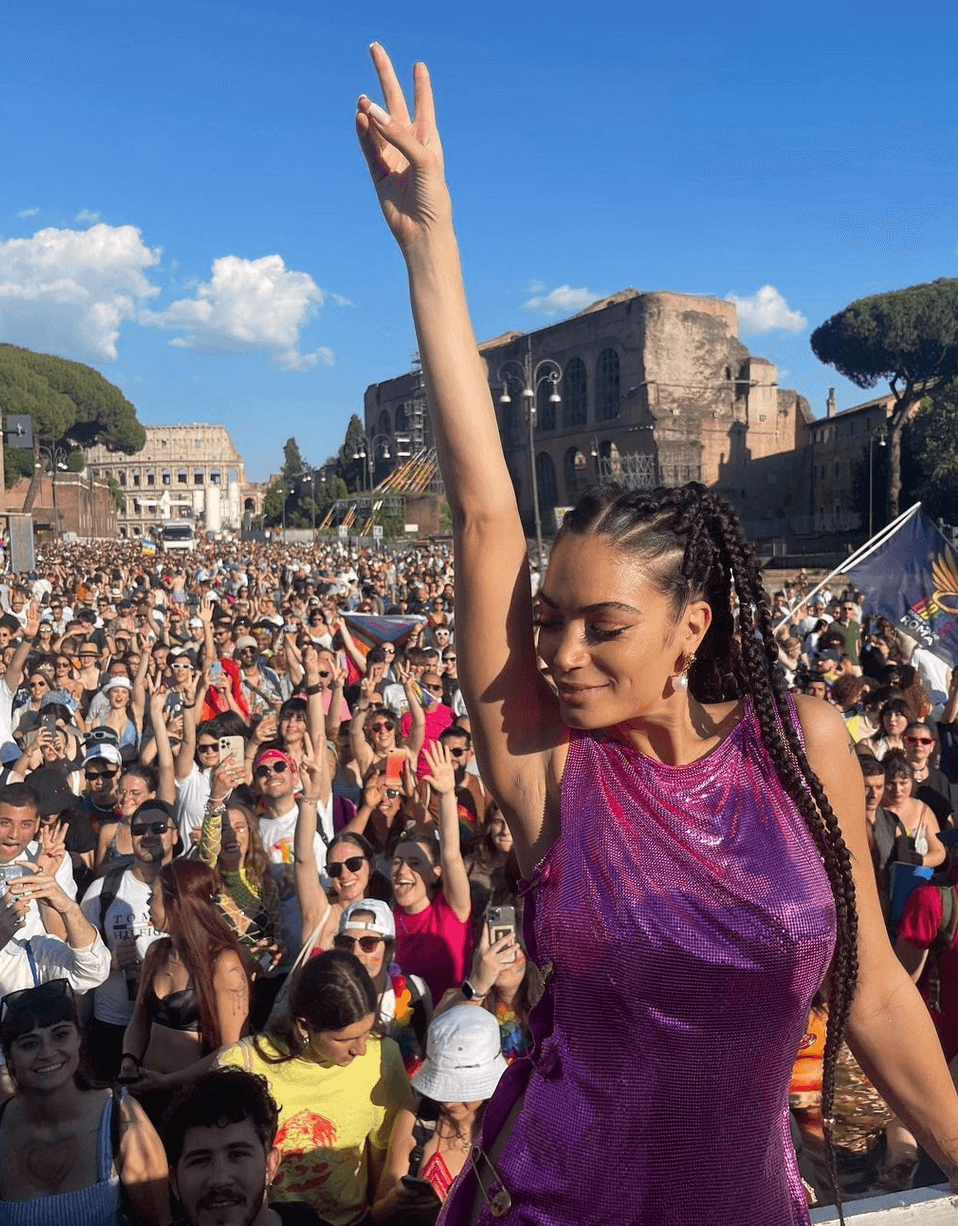 Roma Pride 2022, un trionfo d'Orgoglio. Una giornata indimenticabile, semplicemente la più bella dell'anno - Elodie - Gay.it