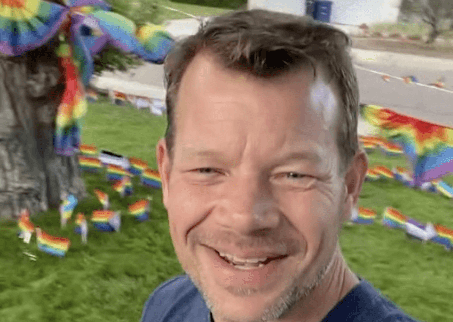 Gli vandalizzano la bandiera rainbow in giardino, e lui ne piazza 100 - il video è virale - Gli vandalizzano la bandiera rainbow in giardino - Gay.it