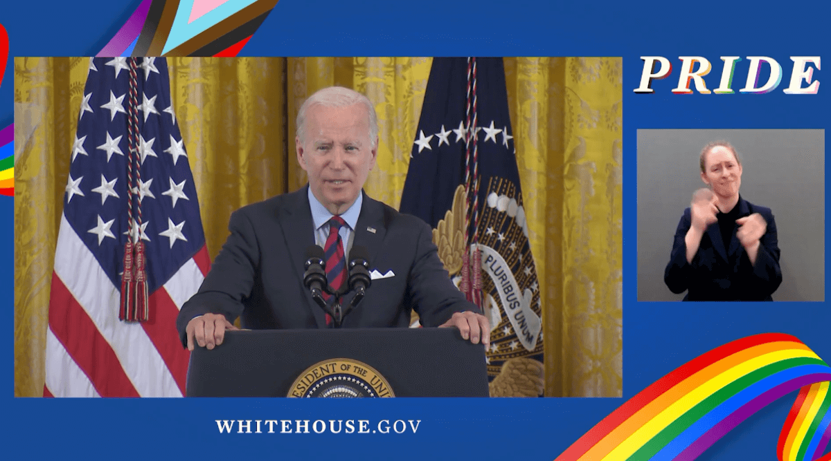 Joe Biden ritira un premio per il suo impegno a favore dei diritti e chiede alla comunità LGBTQ+ di reagire a Trump (VIDEO) - Joe Biden - Gay.it