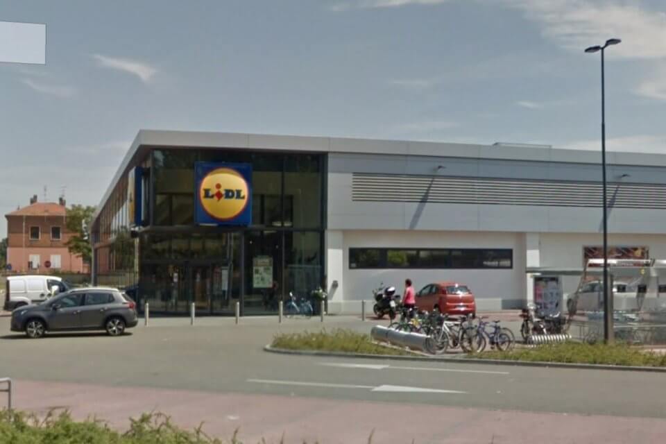 Insultata e umiliata sul posto di lavoro perché lesbica, LIDL dovrà risarcirla